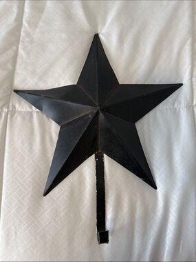 black metal barn star wall hook 
12" x 14"